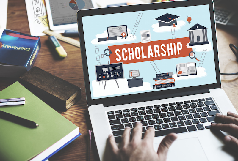 Top 3 Apps to Apply for Scholarships
