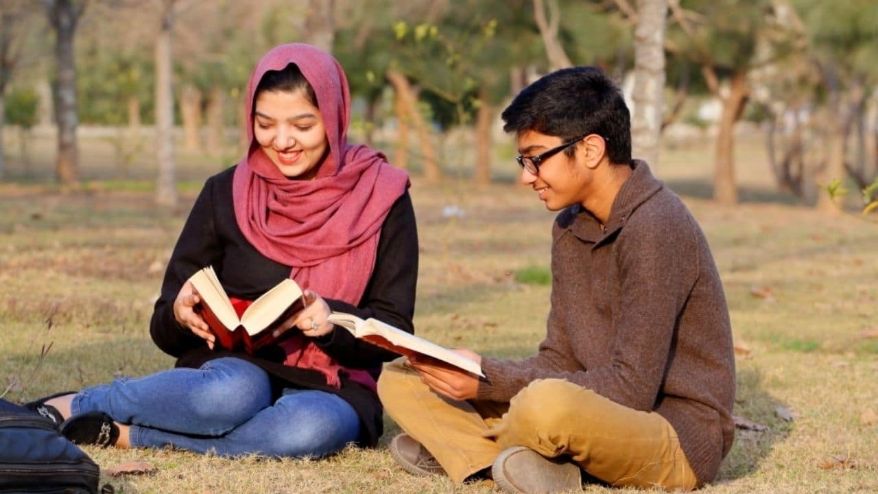 Tips to Find & Apply for Best Scholarships in Pakistan